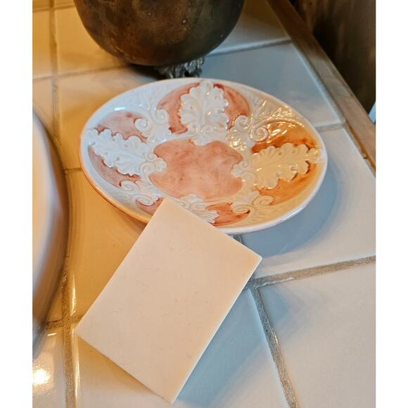 Elegant Vintage Soap Dish Filigree Leaf Design Light Pink & White Italian Beauty - Picture 2 of 8